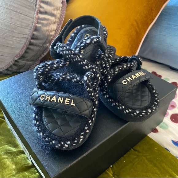 Chanel Sandals SZ 39 black 100%auth - Picture 2 of 15
